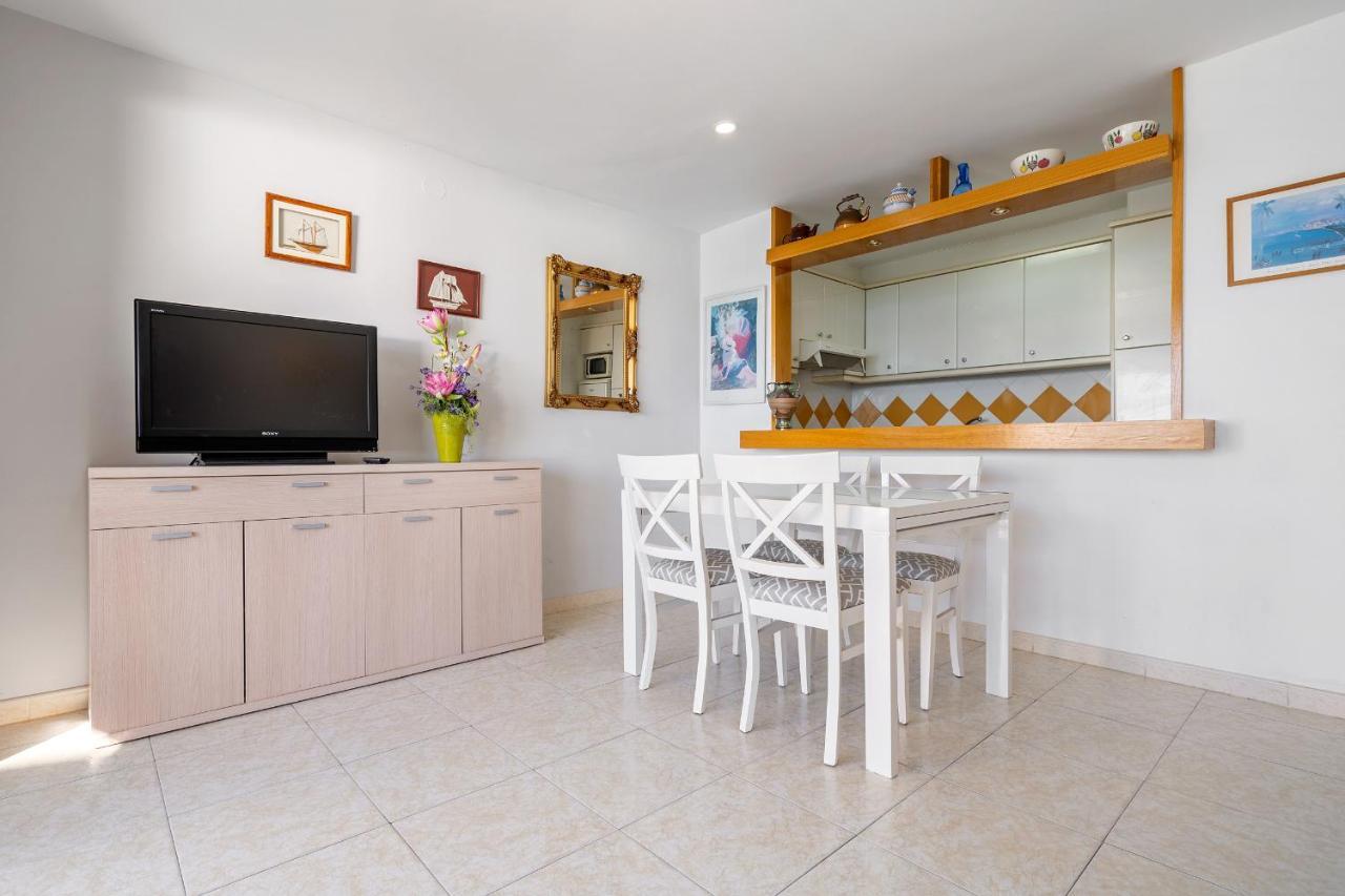 Hauzify I Apartament Gavina Салоу Екстериор снимка