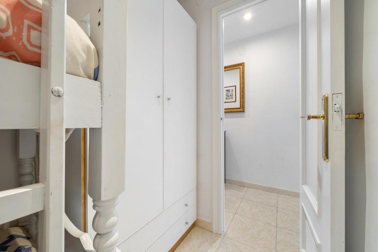 Hauzify I Apartament Gavina Салоу Екстериор снимка