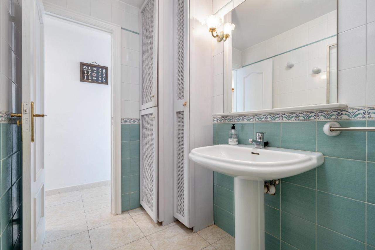Hauzify I Apartament Gavina Салоу Екстериор снимка